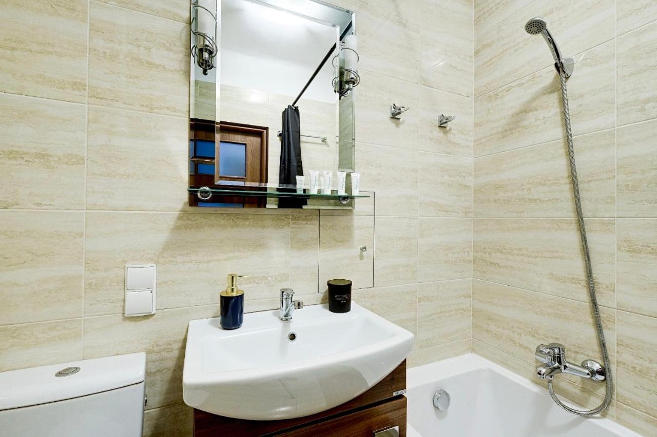 Charming Apartment In The City Center Varsó Kültér fotó